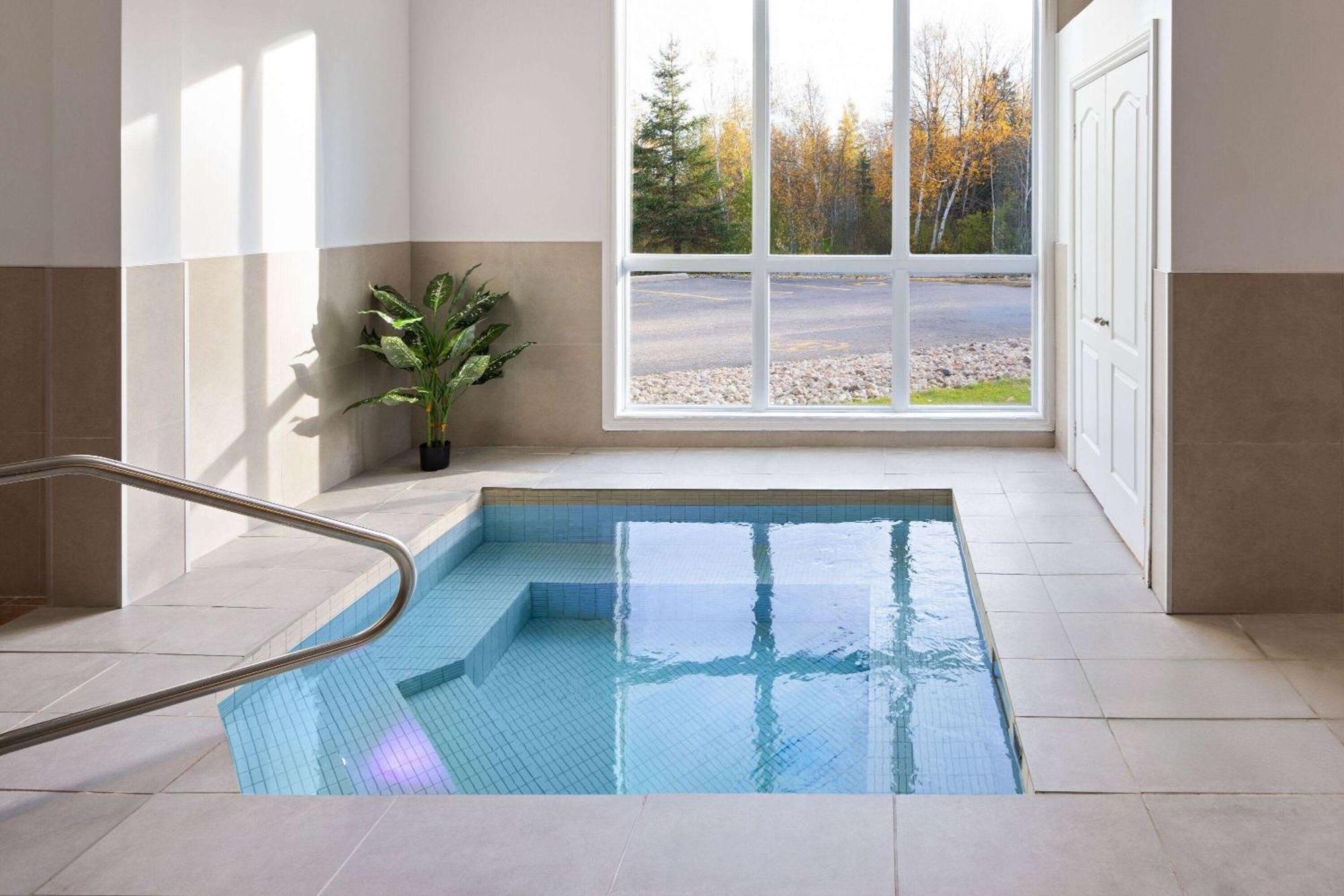 Super 8 By Wyndham Agathe Des Monts Sainte-Agathe-des-Monts