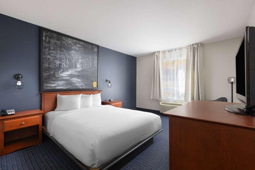 Super 8 By Wyndham Agathe Des Monts Hotel