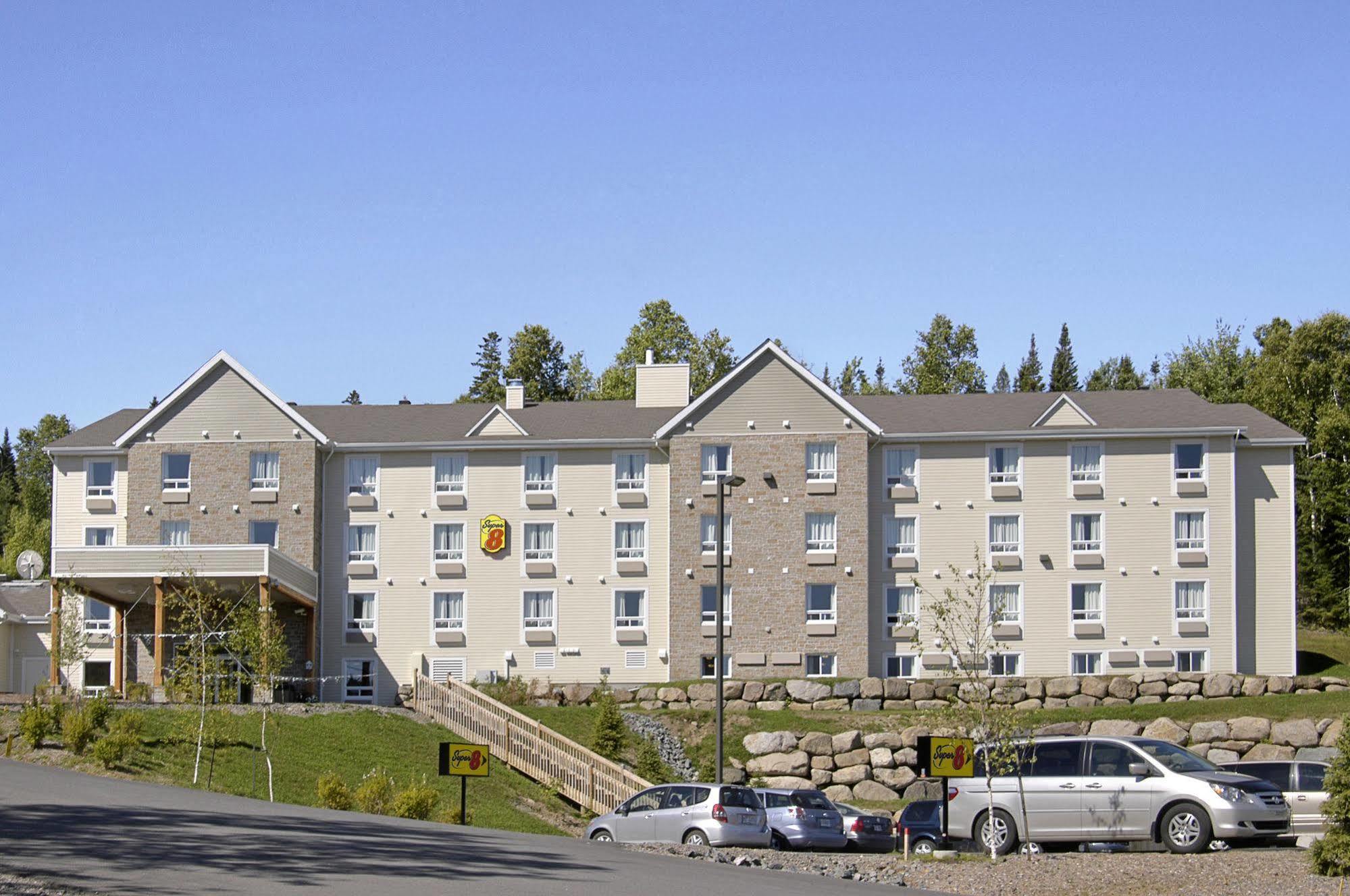 Hotel Super 8 By Wyndham Agathe Des Monts Sainte-Agathe-des-Monts