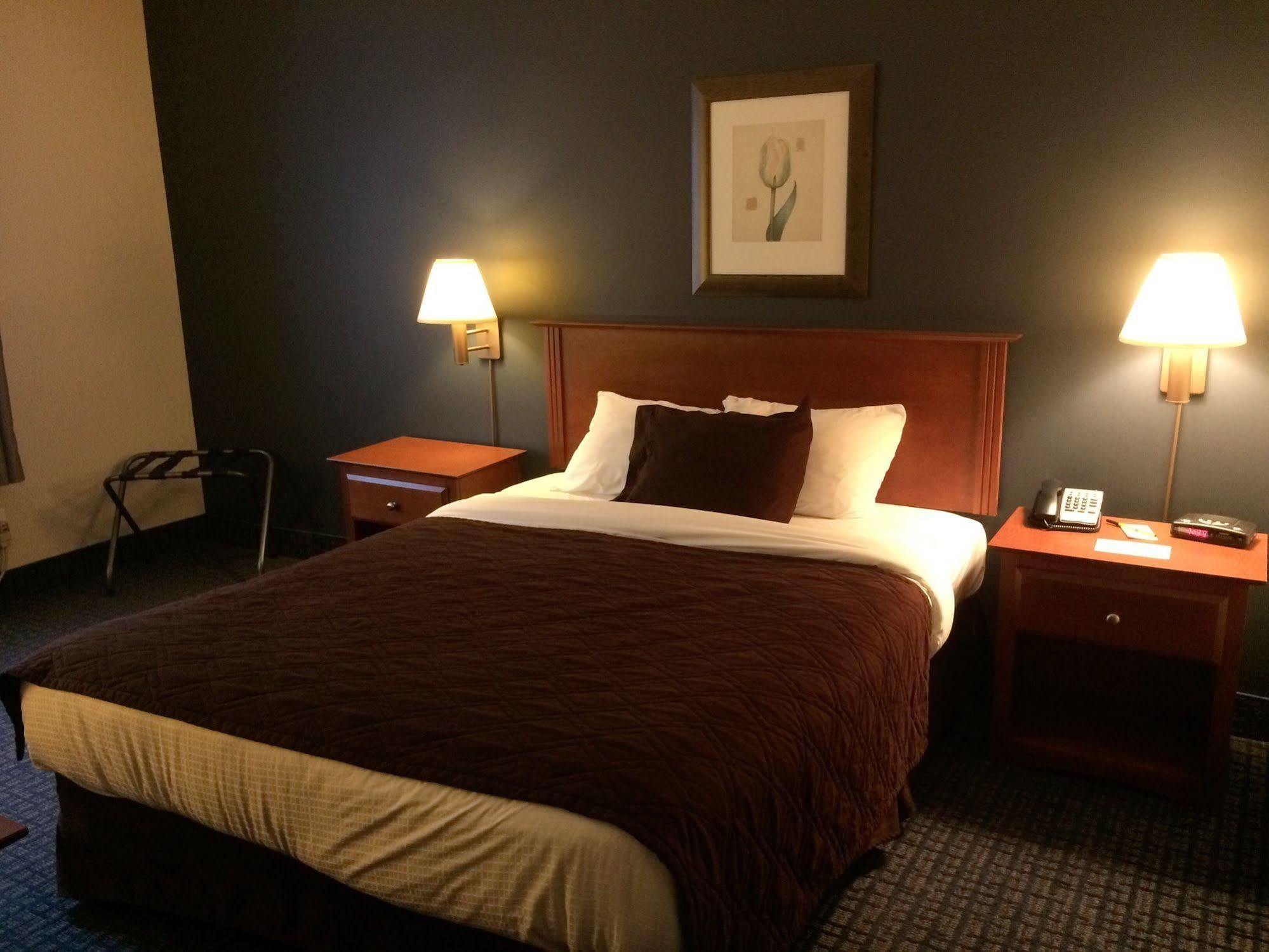 Super 8 By Wyndham Agathe Des Monts 3*